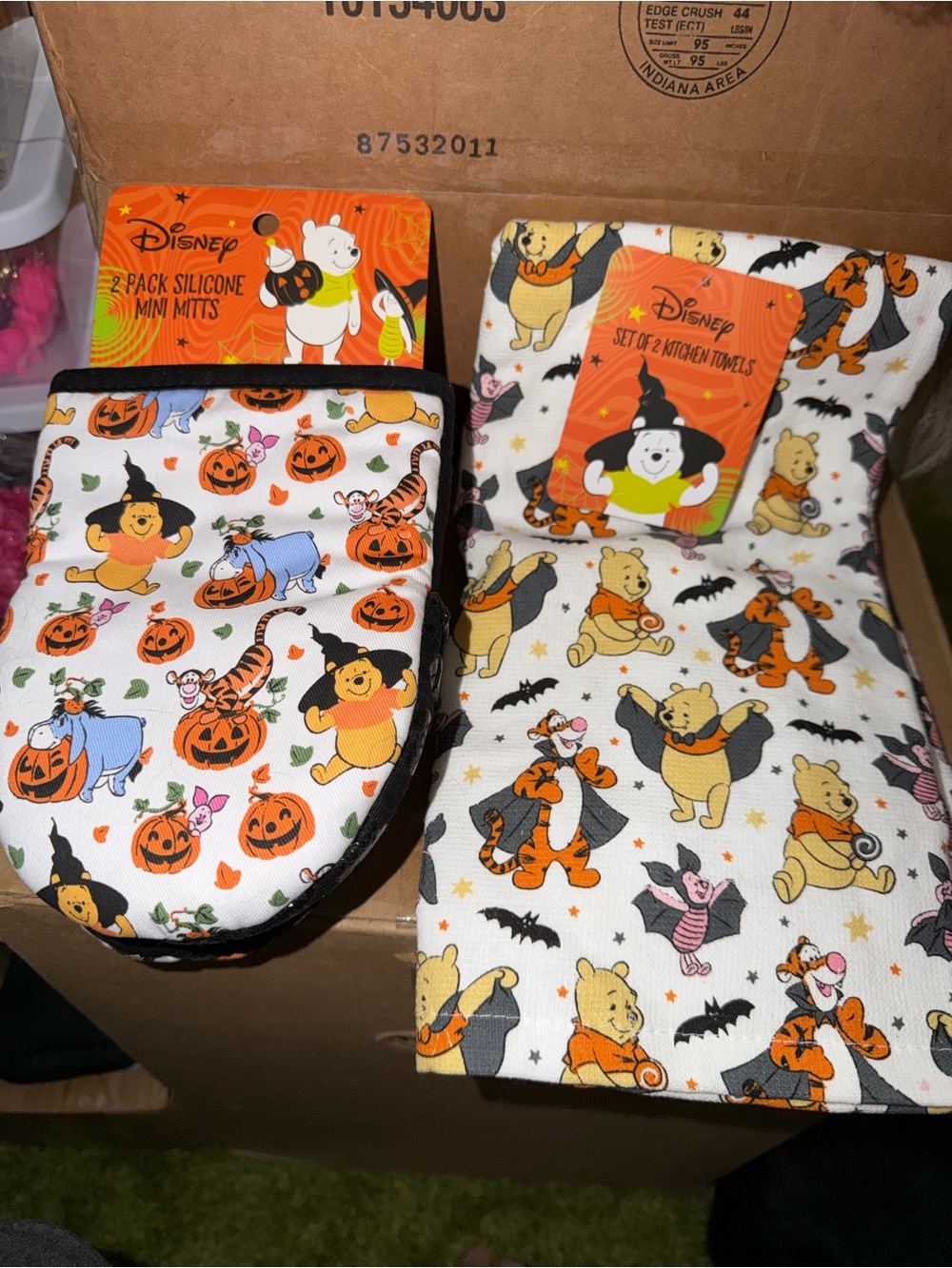 Disney Winnie the Pooh Halloween Kitchen Towels Mini Mitts 4 Pc Set